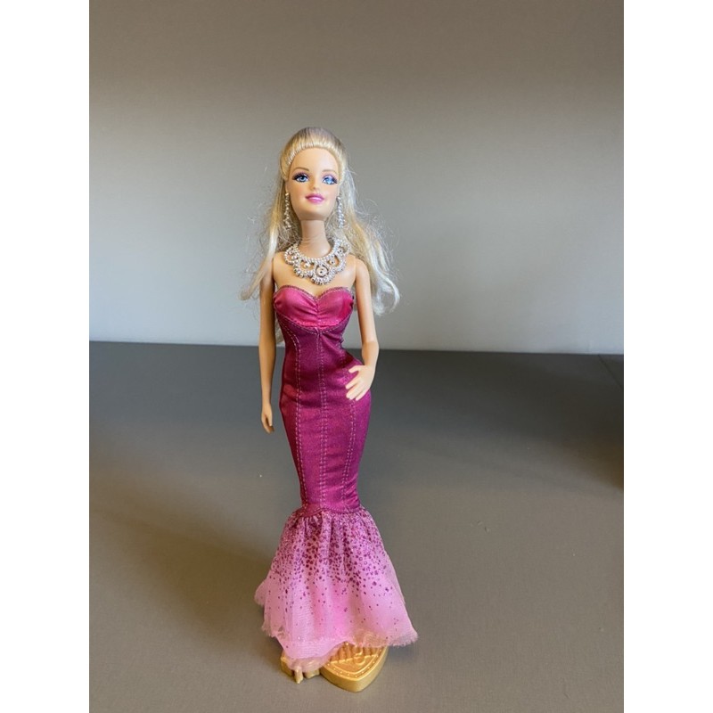 Boneca Barbie Pink & Fabulous Vestido Longo Festa Mattel com o