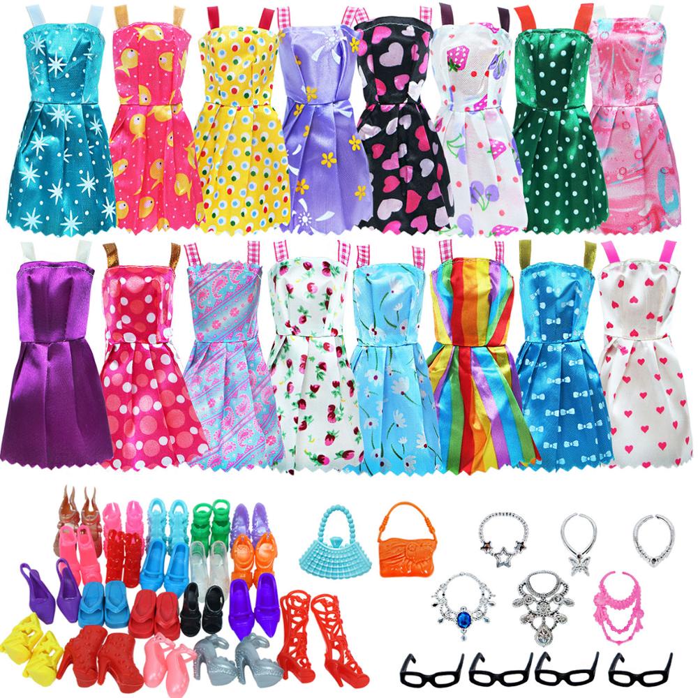 QoFina Roupas para Barbie roupa sapatos roupa roupa para bonecas Barbie  sapatos de vestir saias acessórios para bonecas, jóias, cabides, presente  para meninas : : Brinquedos e Jogos