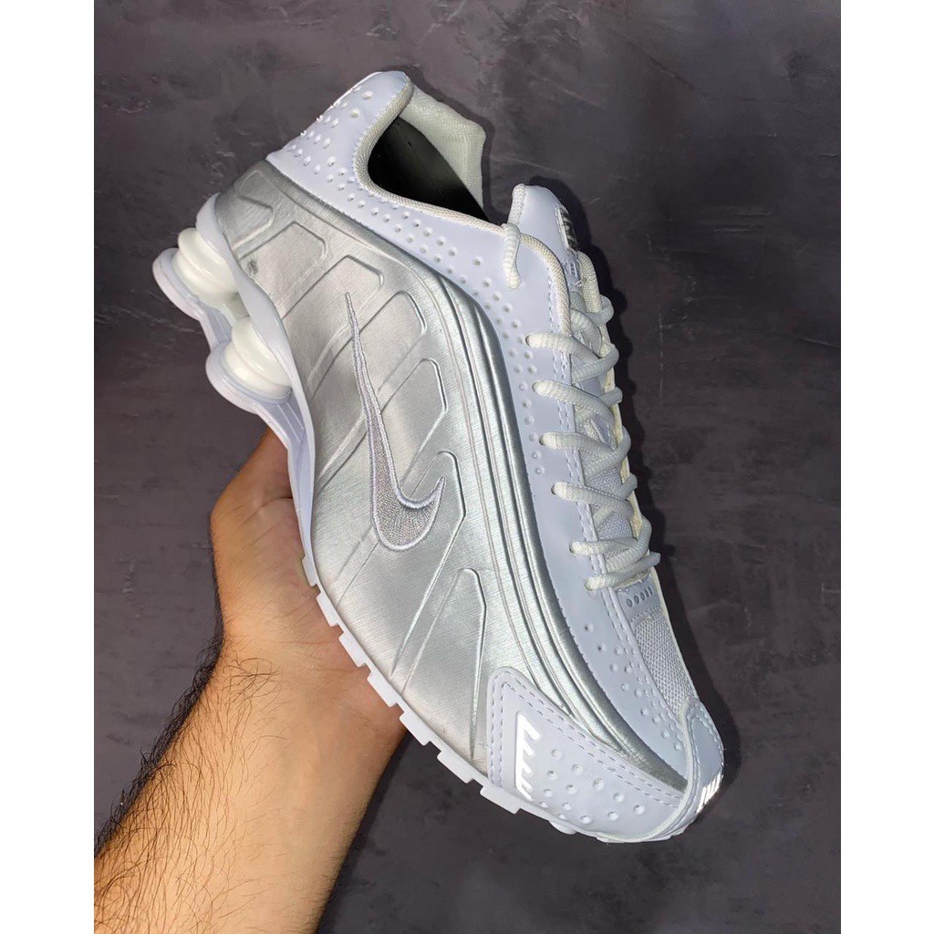 Nike shox branco e hot sale prata