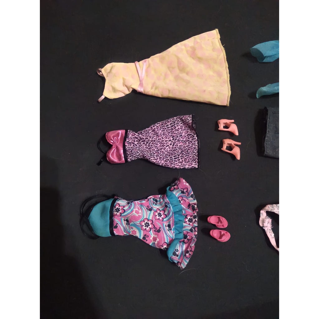 Lote Kit Roupinhas Roupas Filho Filha Barbie Criança Bebê Antiga Antigo  Colecionáveis, Brinquedo Barbie Usado 75011824