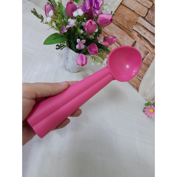 Tupperware Ice Cream Scoop - Pink