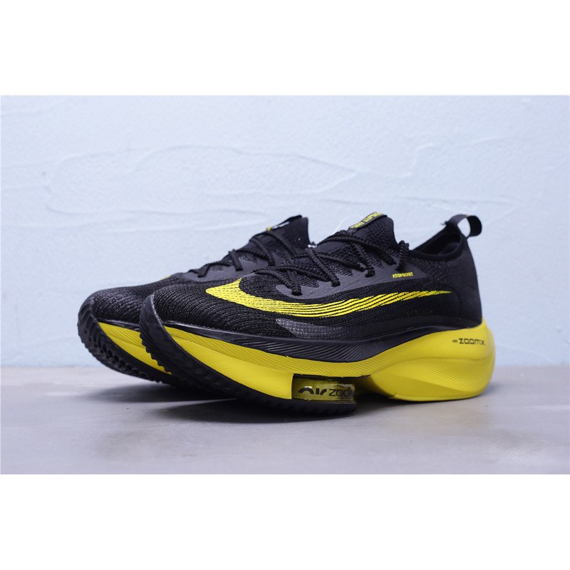 Nike zoom black and hot sale yellow