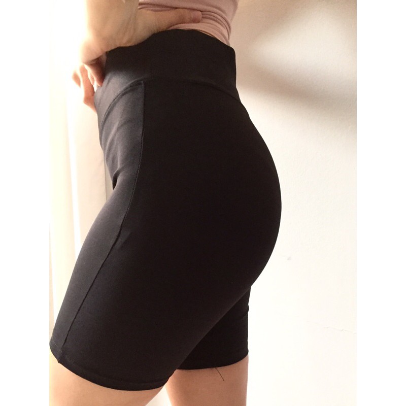 Short preto de store lycra