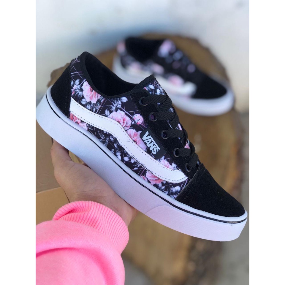 Tenis vans preto com hot sale flor