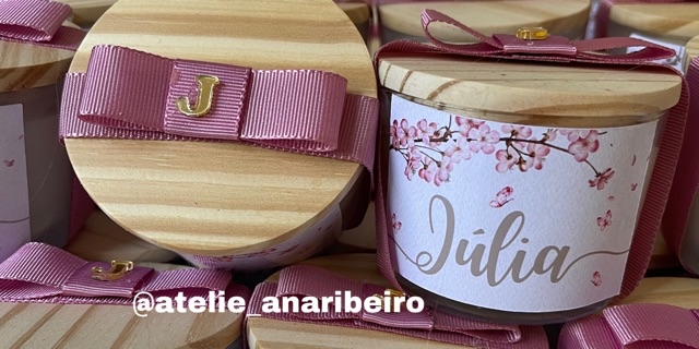 kit com 20 unidades Lembrancinha mini bomboniere de vidro com letra  personalizada