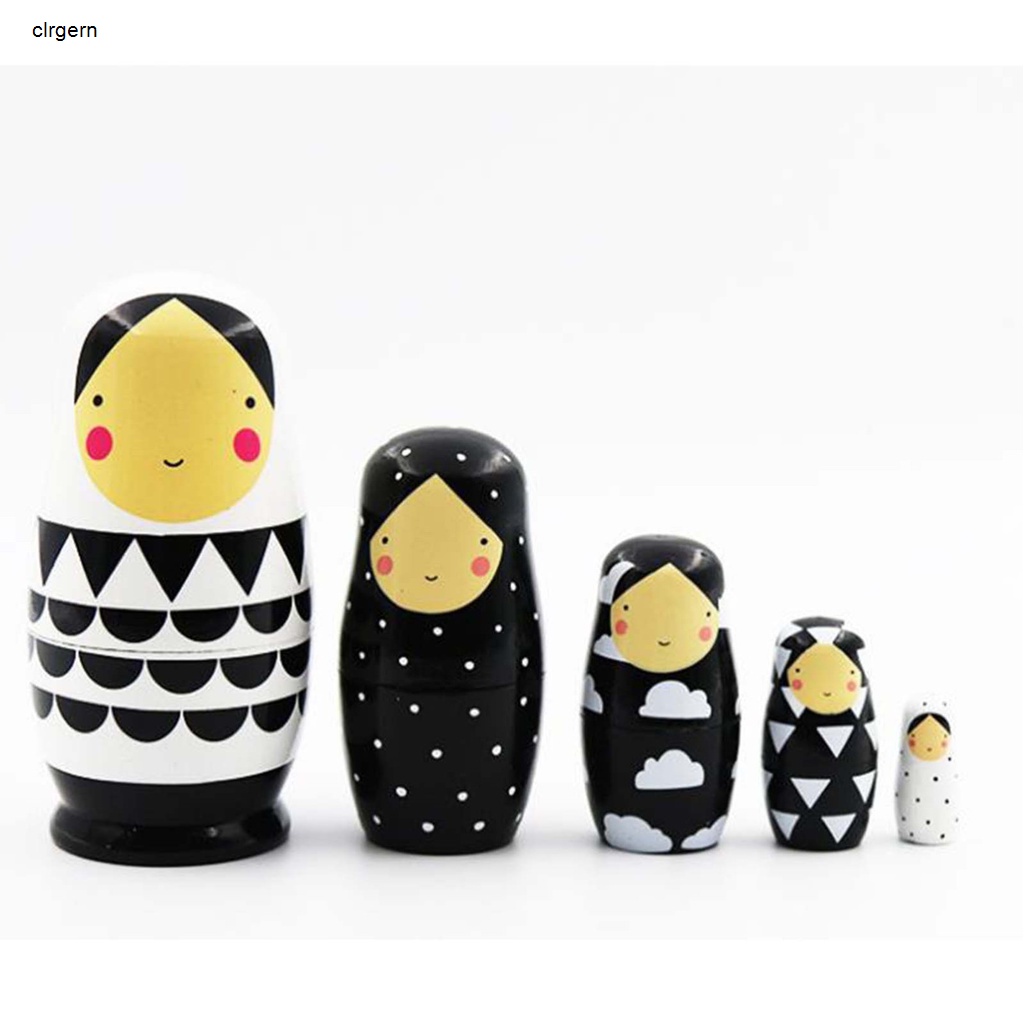 Wooden russian nesting store dolls