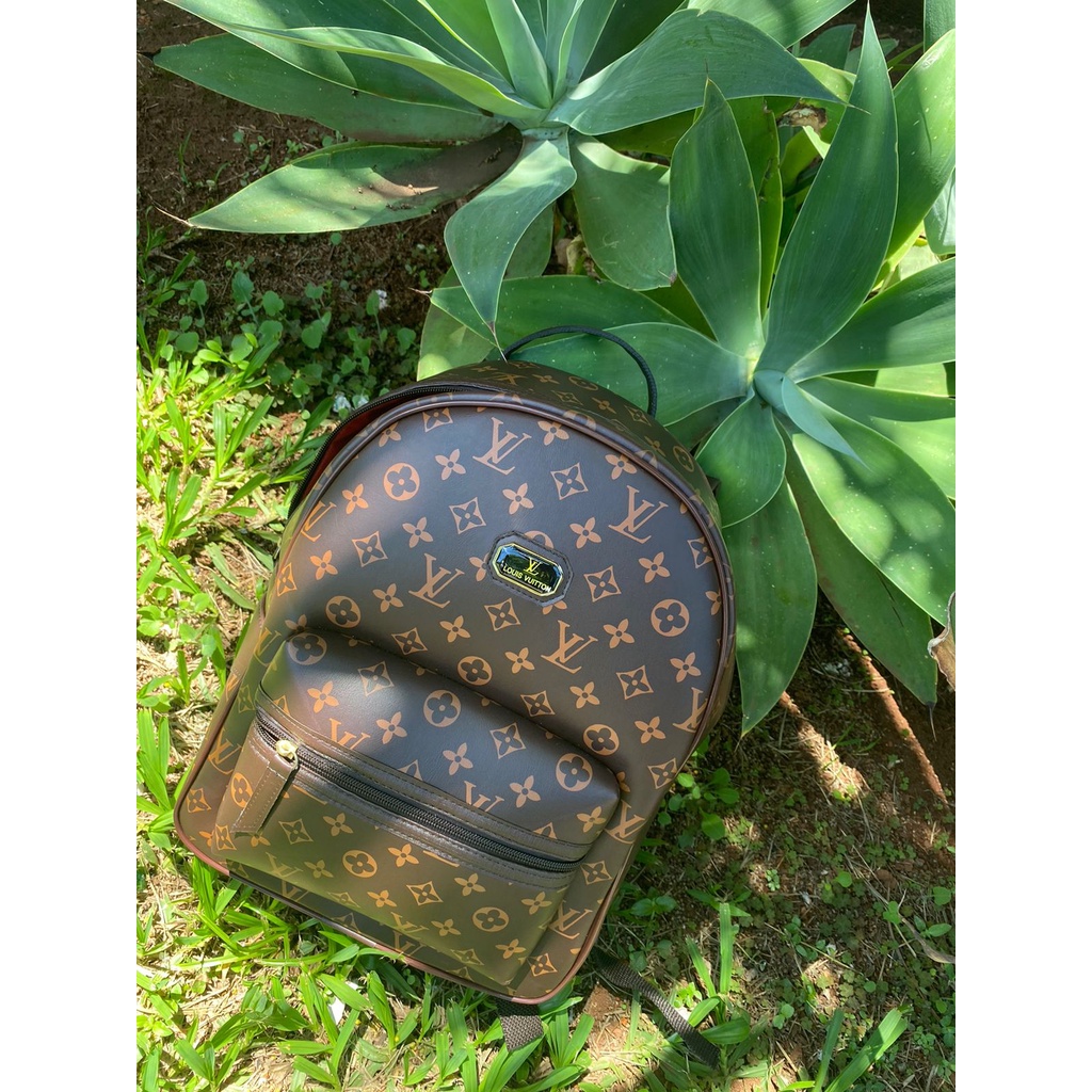 Mochila Bolsa Em Couro Reforçada Louis Vuitton Luxo Unissex Feminina  Masculina SUPER DESCONTO