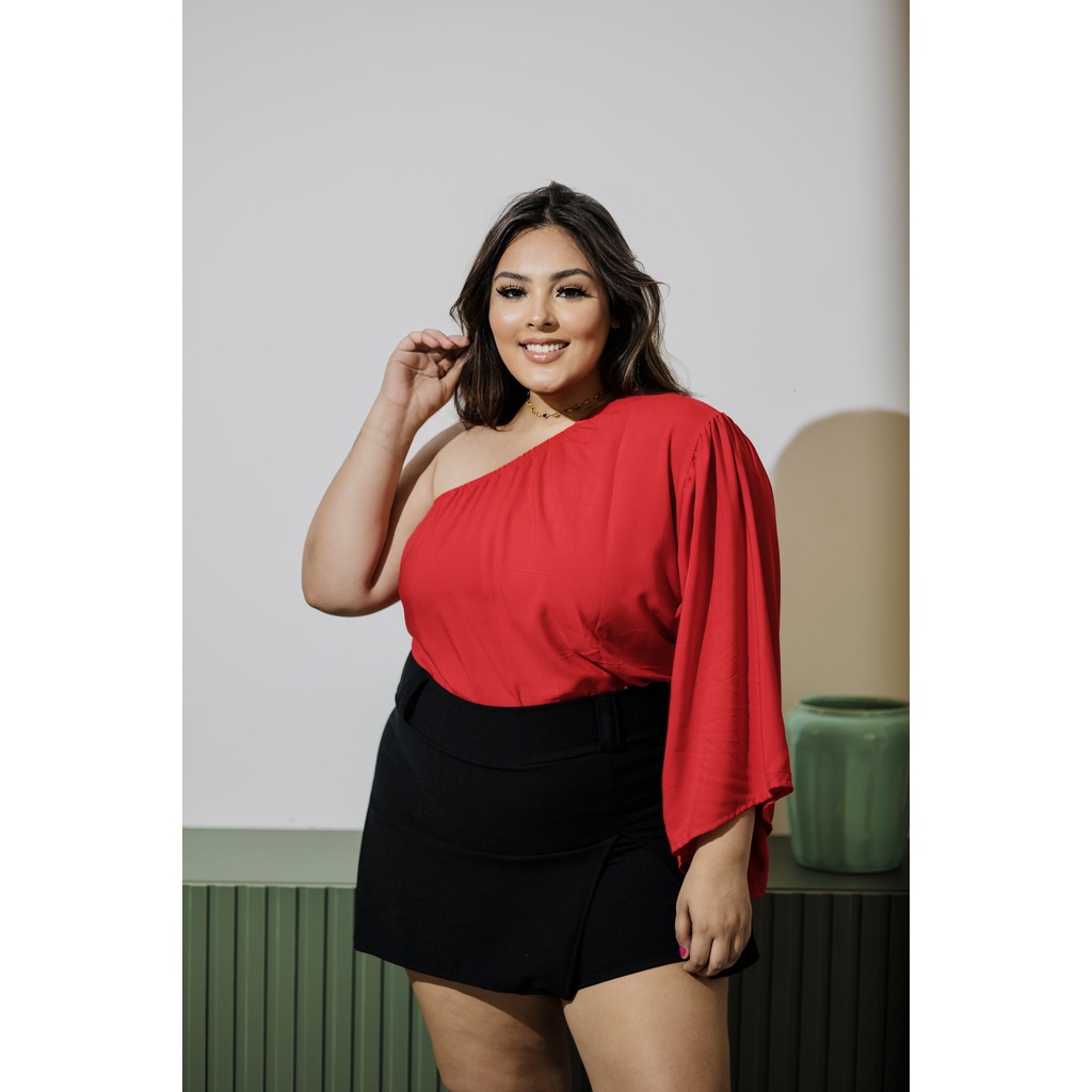 Blusa Feminina Plus Size com Renda no Decote e Ombros - (Preto - Branco)