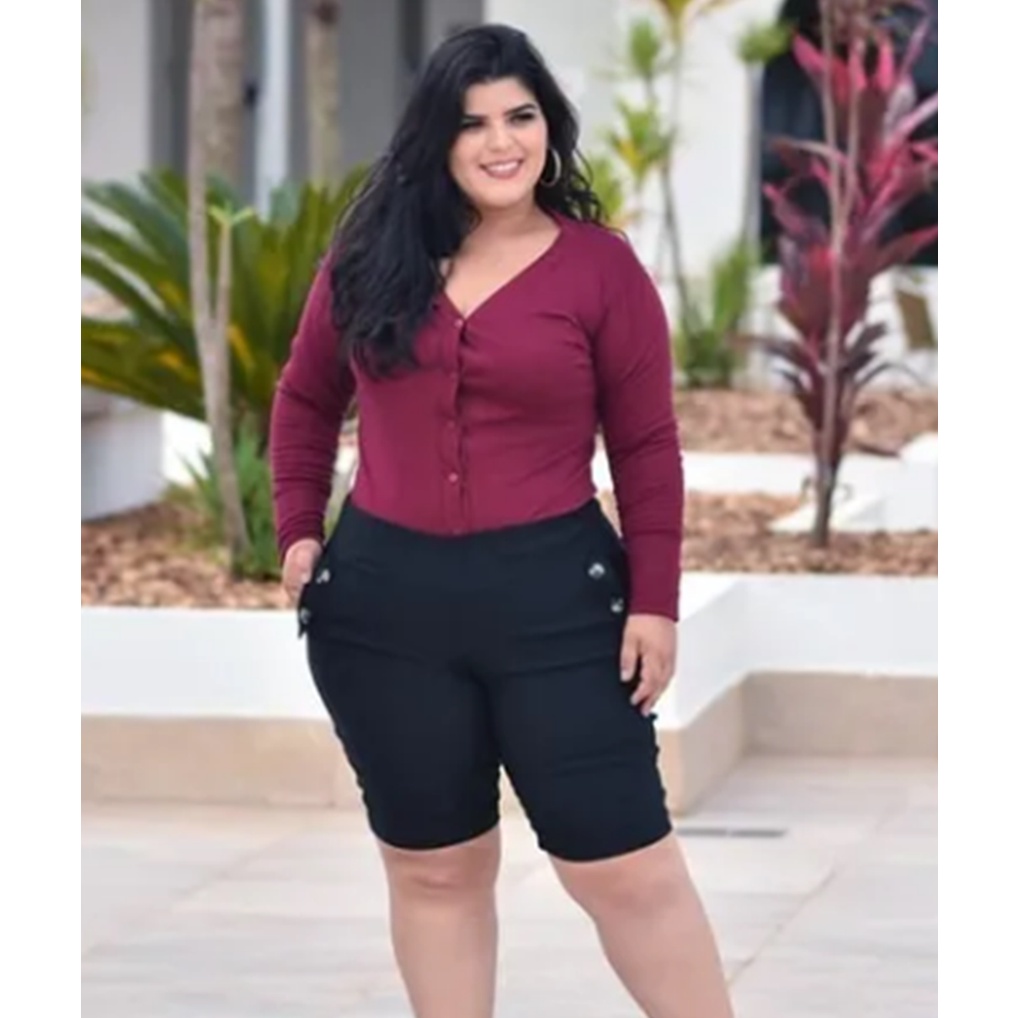 Shorts Plus Size Bengaline com Botão e Barra Arredondada - COSMA