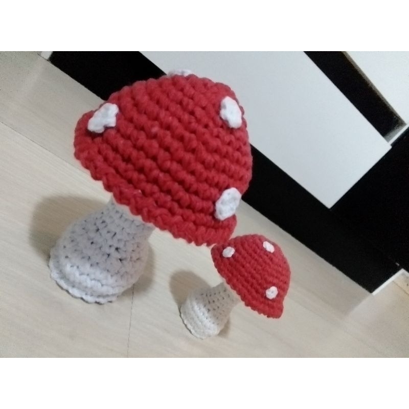 Cogumelo Chaveiro Amigurumi - por @ArteeManhaKids 