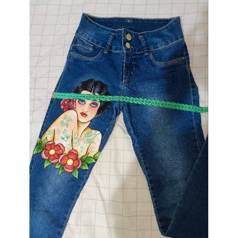 Calça Jeans Feminina Abertura Lateral Detalhe Transado Cós Alto