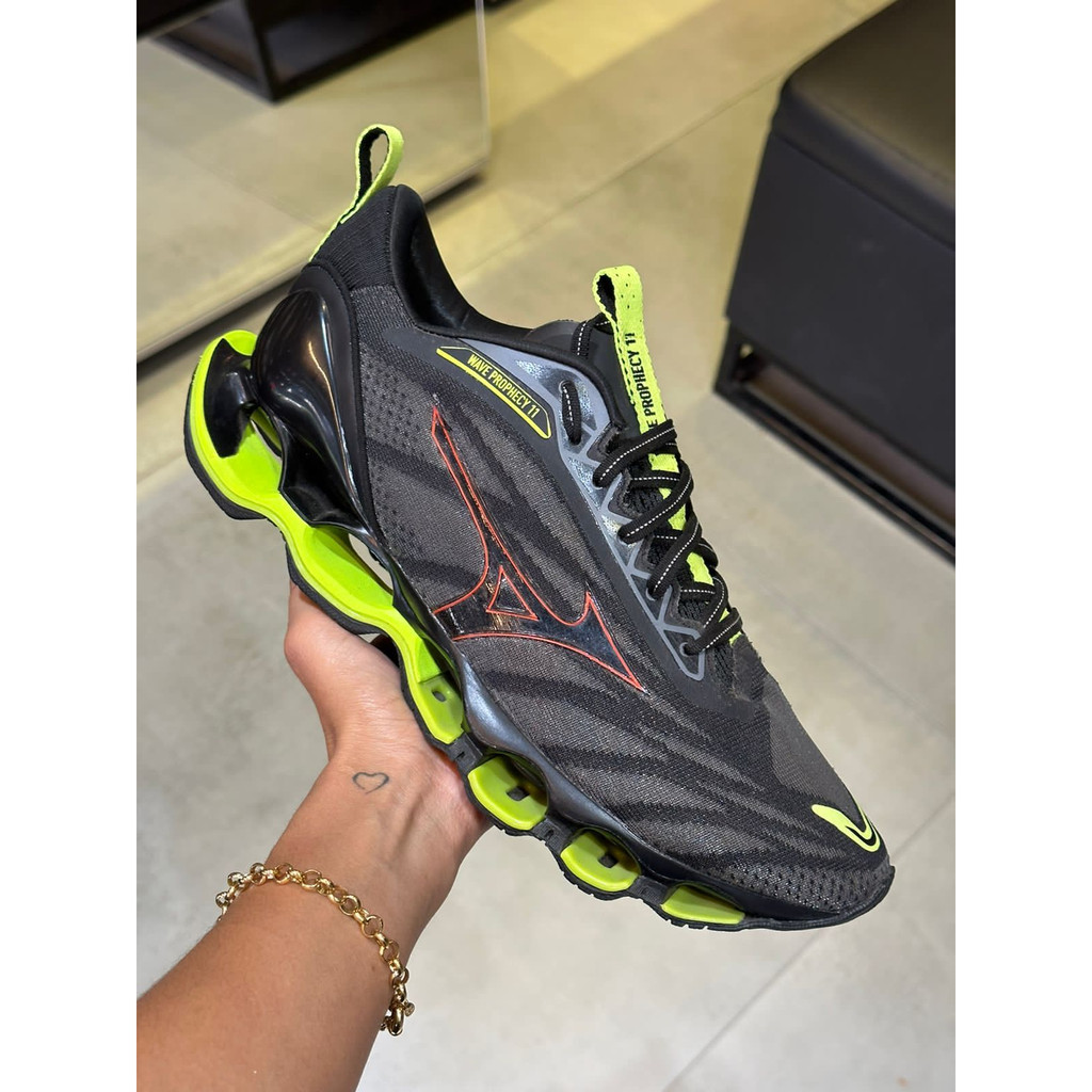 Mizuno deals prophecy 17