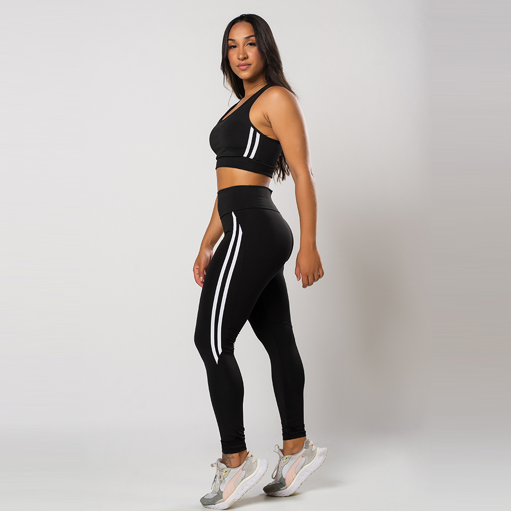 Conjunto Fitness de Academia Com Top nadador e Legging detalhe em listras  na lateral