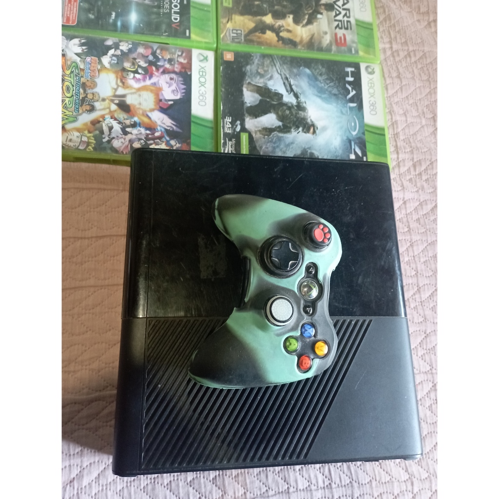 Xbox 360 Super Slim 4gb Travado com Controle sem Fio