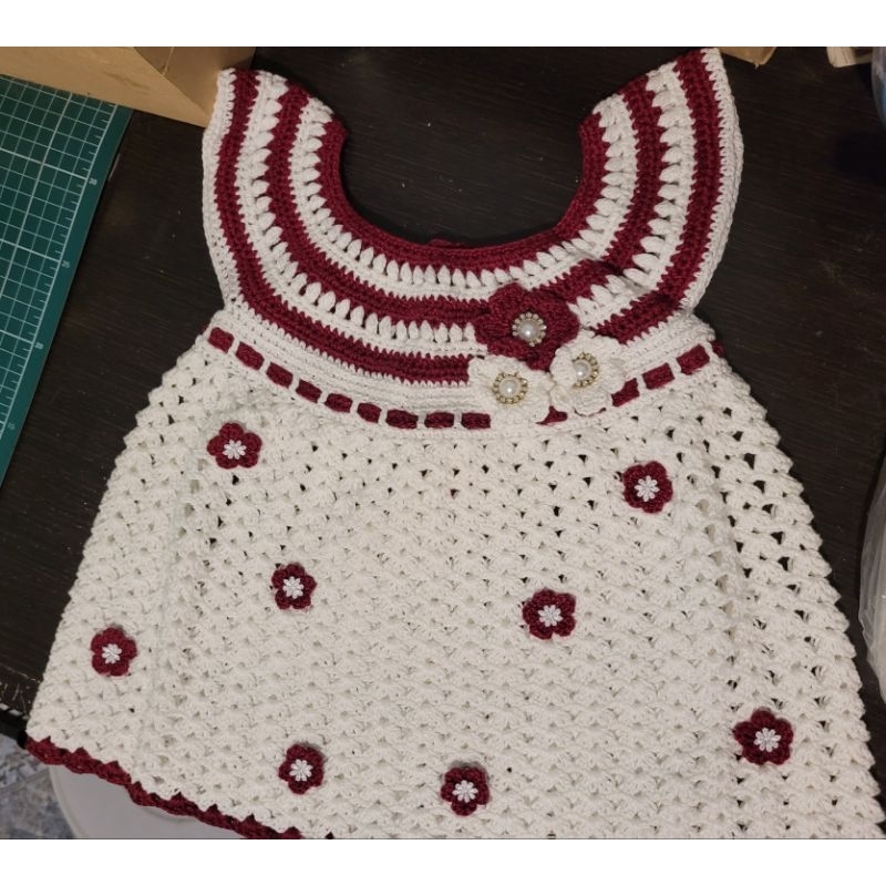 Vestido de croche para bebe hot sale manga longa