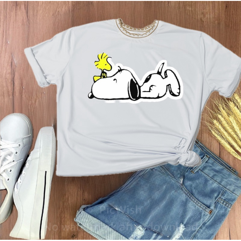 Camiseta T-shirt Feminina Blusa Snoopy com Gola Ribana