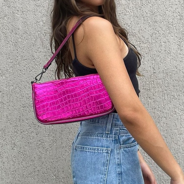 Lari Tote main image 1