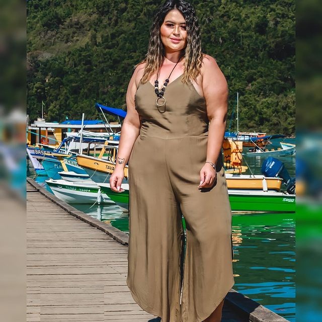 Roupas plus size online hot sale barato