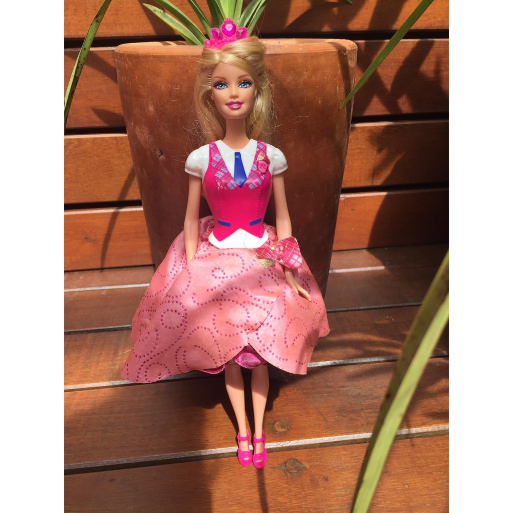 BARBIE NA ESCOLA DA PRINCESA CHARM Online 