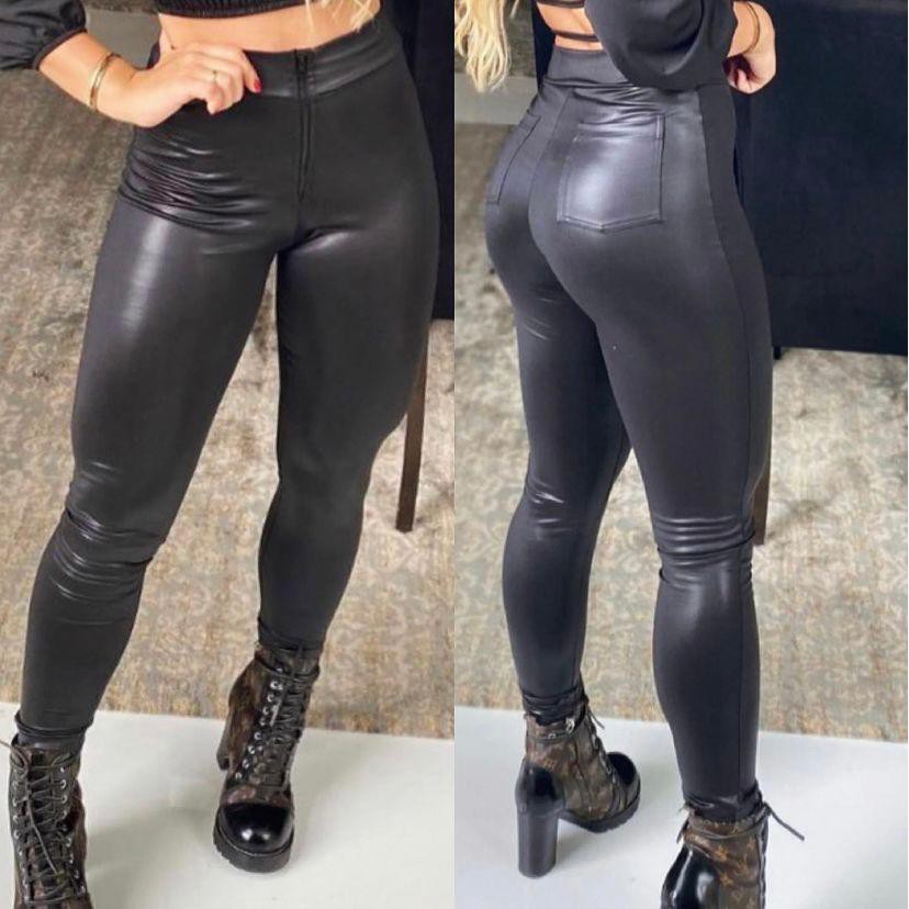 Calça legging estilo store couro