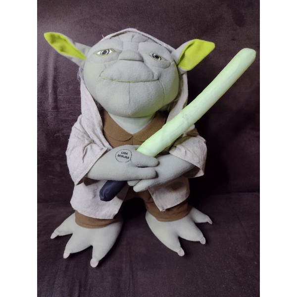 Pelucia Star Wars Mestre Yoda C/ Reconhecimento De Voz 43cm