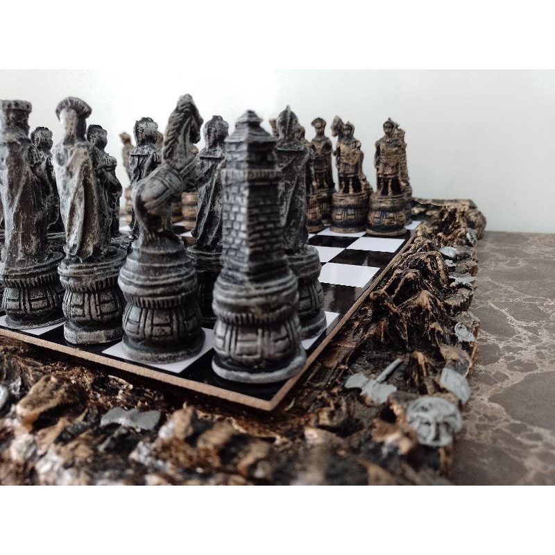 Tabuleiro de Xadrez de Luxo em Madeira e Peças em Resina 3D