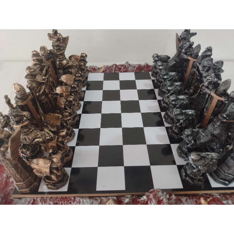 jogo de xadrez temático medieval bruxo tabuleiro vermelho