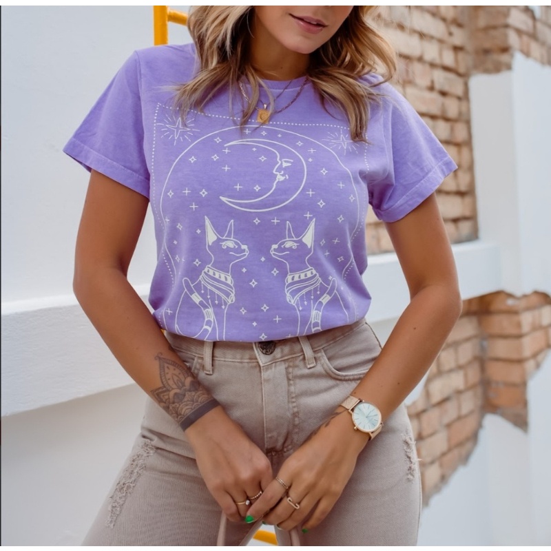 Conjunto Camiseta Feminina Estonada Moon + Shorts feminino
